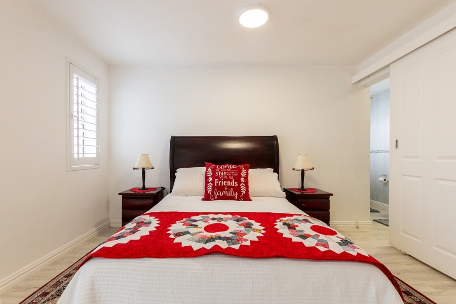 4 Bedroom Property for Sale in Paradise Beach Western Cape